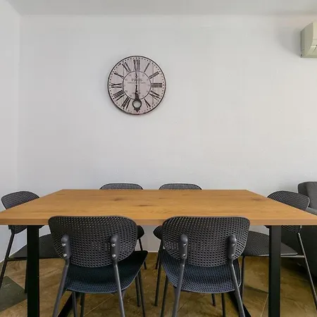 V033 - Rocanegra Росас